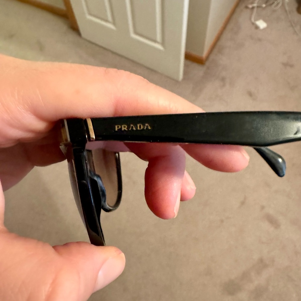 PRADA cat eye sunglasses. Tortoise and black. - Picture 5 of 8